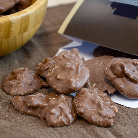 Artisan Chocolates Drops Macadamia Brittle 34% Milk | 150g